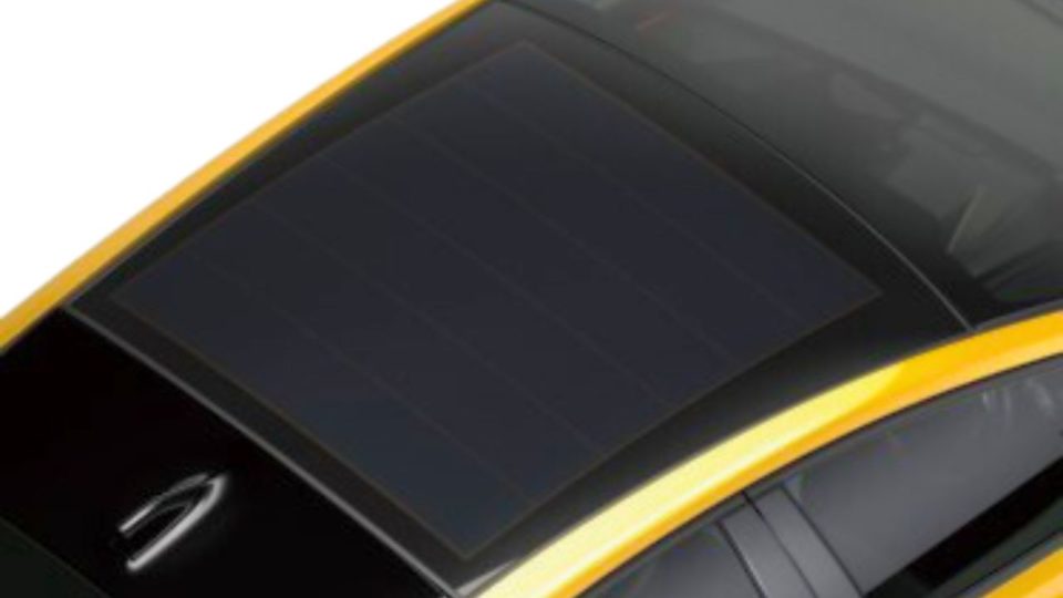 Гонка за эффективностью: Тойота оснащает машины солнечными батареями. 