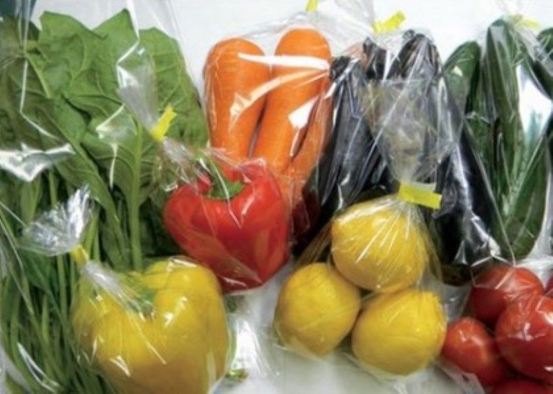 Власти Франции хотят запретить пластиковую упаковку для сельхозпродукции